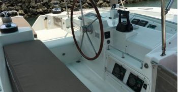 pen-marine-penang-yacht-brokerage-charters-lagoon-500-2012_6
