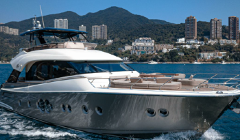 Monte Carlo Yachts 86 (2015)