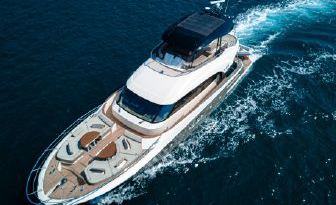 Monte Carlo Yachts 86 (2015)