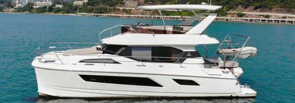 2019 Aquila 44 Yacht